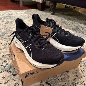 GT-2000 13 ASICS brand new!